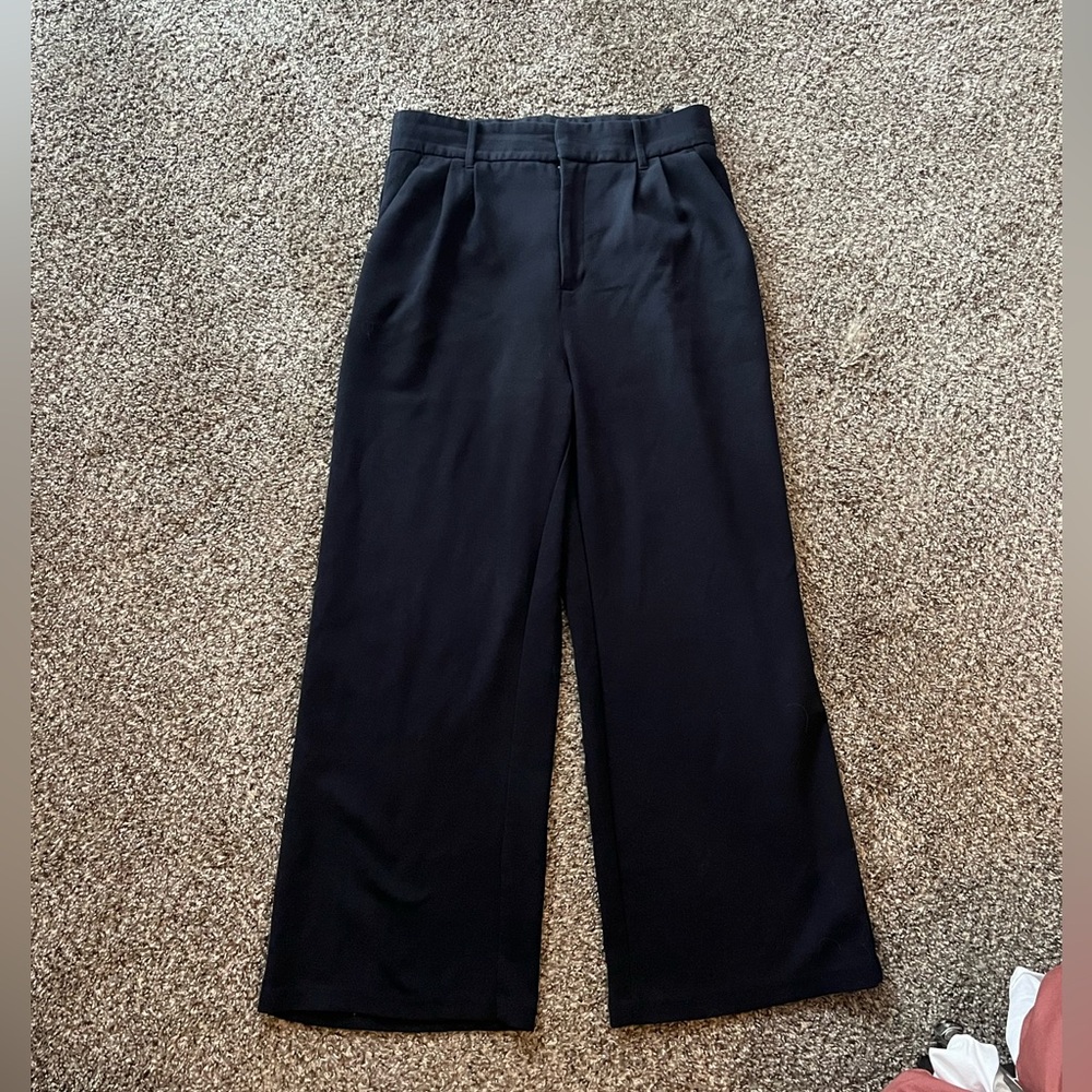 Abercrombie and Fitch Tailored Wide Leg Pants in Black medium short